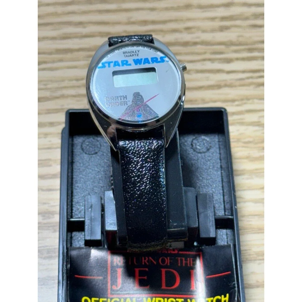 NOS Vintage Star Wars 1983 Return of The Jedi Wrist Watch Darth‎ Vader Bradley